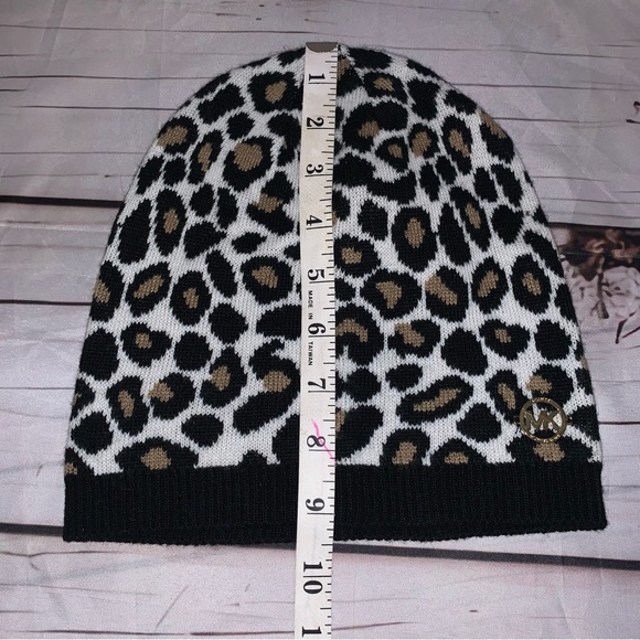 Michael Kors Leopard Cheetah Print Beanie Knitted Hat NWOT - Picture 7 of 9